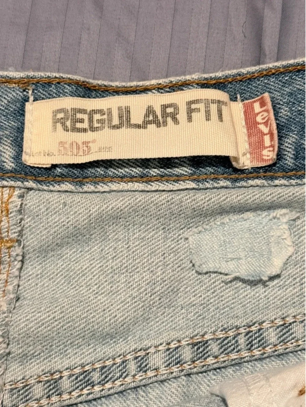 Levi’s Regular Fit Cutoff Denim Shorts 32” Waist 1208